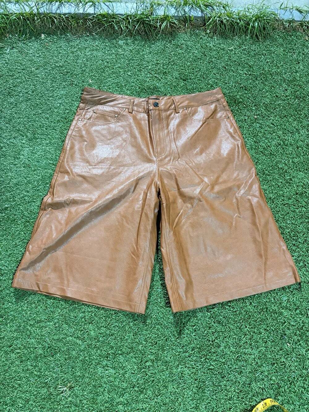 Hidden Season Brown Faux Leather Bermuda Shorts Size 2XL